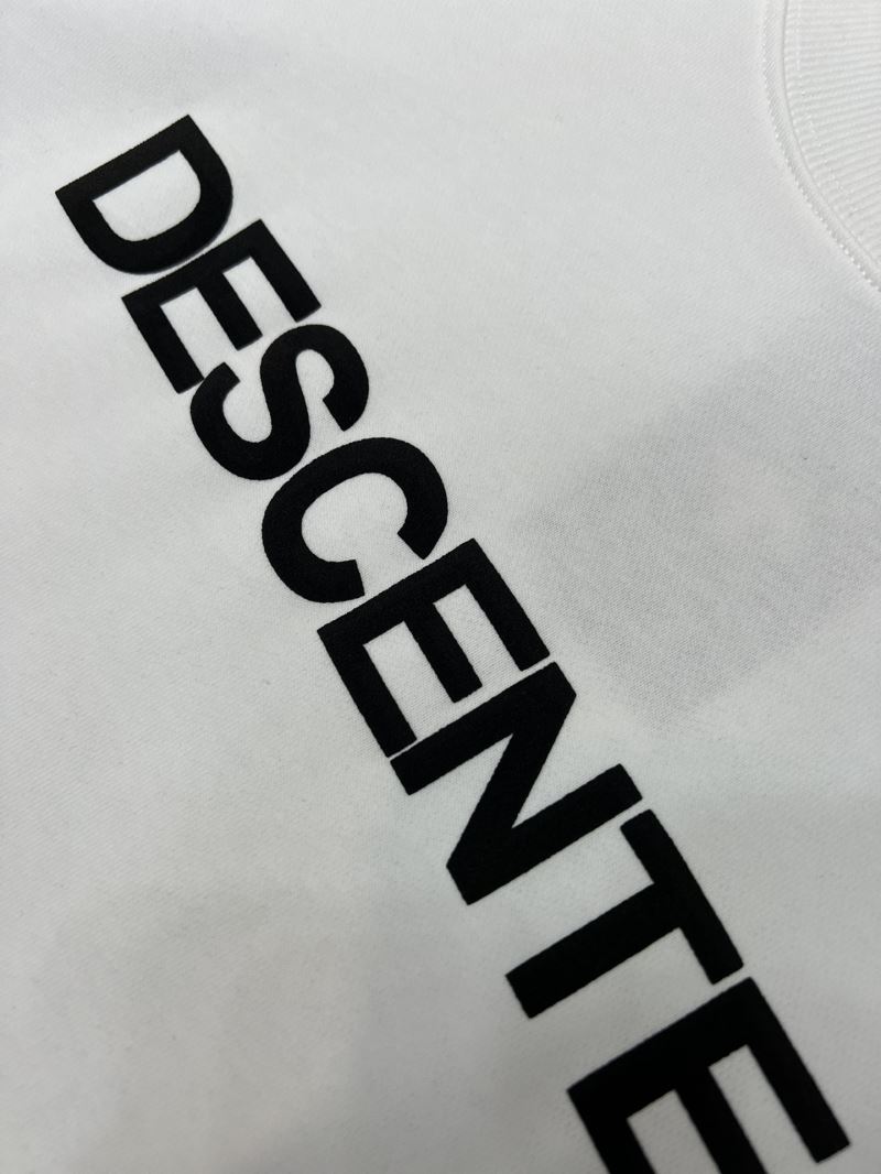 Descente Hoodies